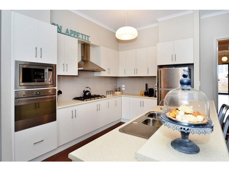 18 Torrey Road, Flagstaff Hill SA 5159