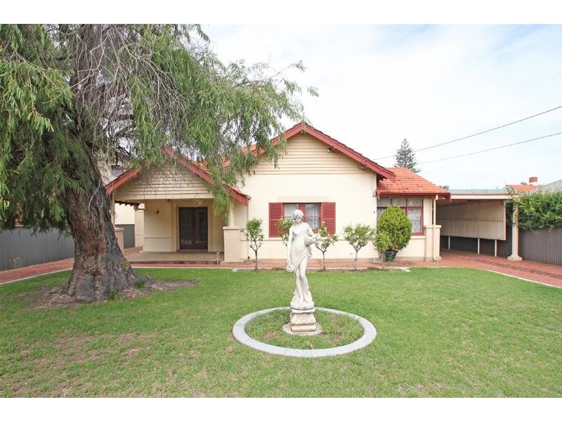 2 Giles Avenue, Glenelg SA 5045