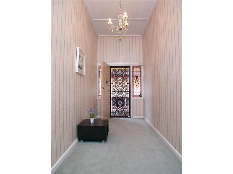 2 Giles Avenue, Glenelg SA 5045