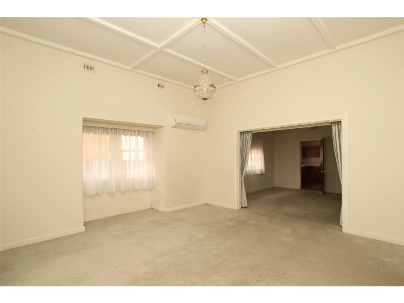 2 Giles Avenue, Glenelg SA 5045