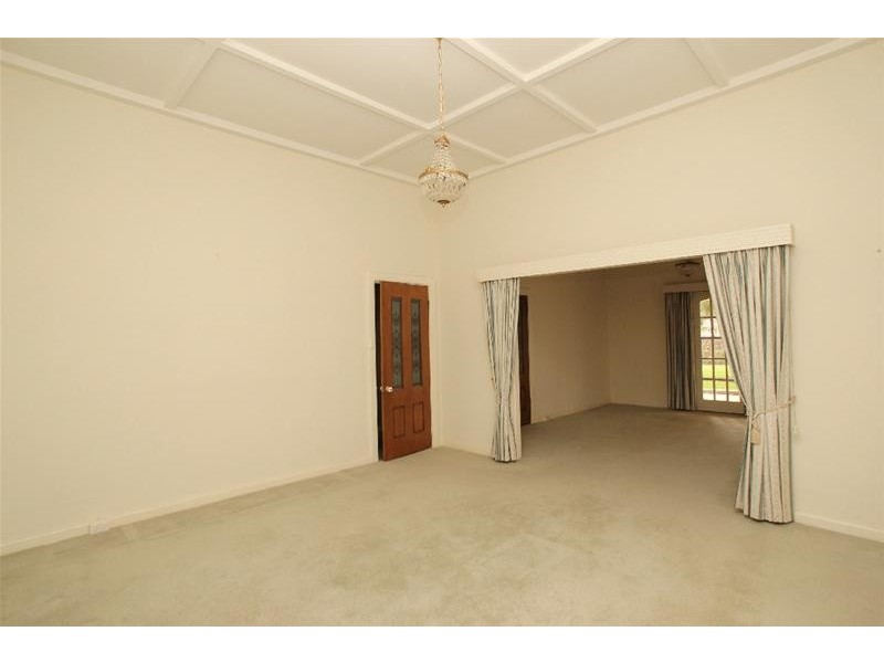 2 Giles Avenue, Glenelg SA 5045