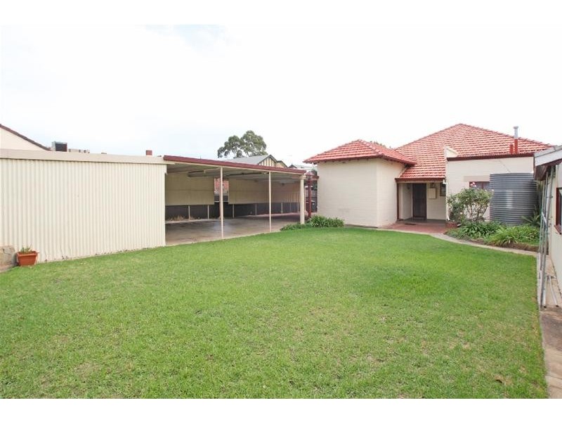 2 Giles Avenue, Glenelg SA 5045