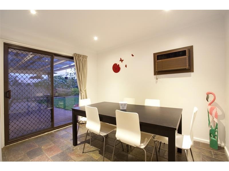 4 Scullin Crescent, Trott Park SA 5158