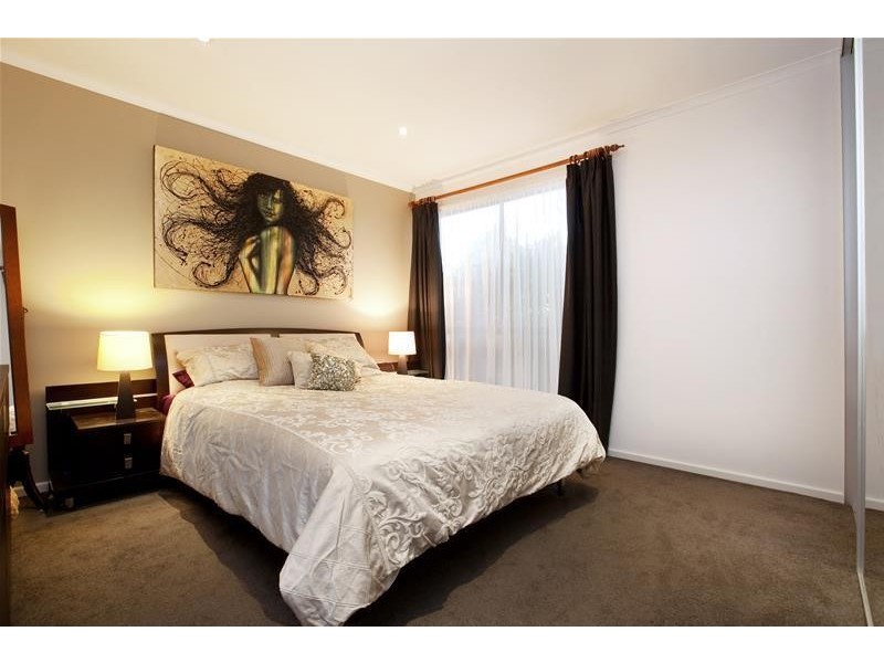 4 Scullin Crescent, Trott Park SA 5158