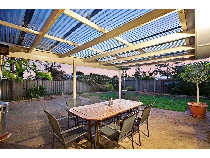 4 Scullin Crescent, Trott Park SA 5158