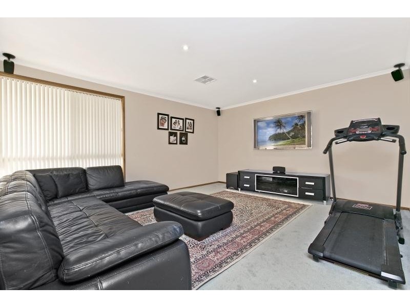 16 Mackay Avenue, North Plympton SA 5037