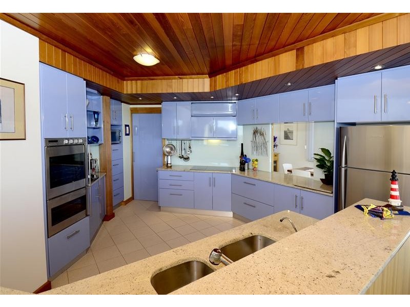 2 Caralue Road, Marino SA 5049