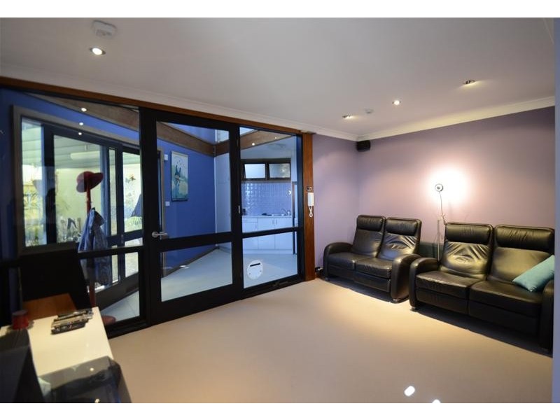 2 Caralue Road, Marino SA 5049