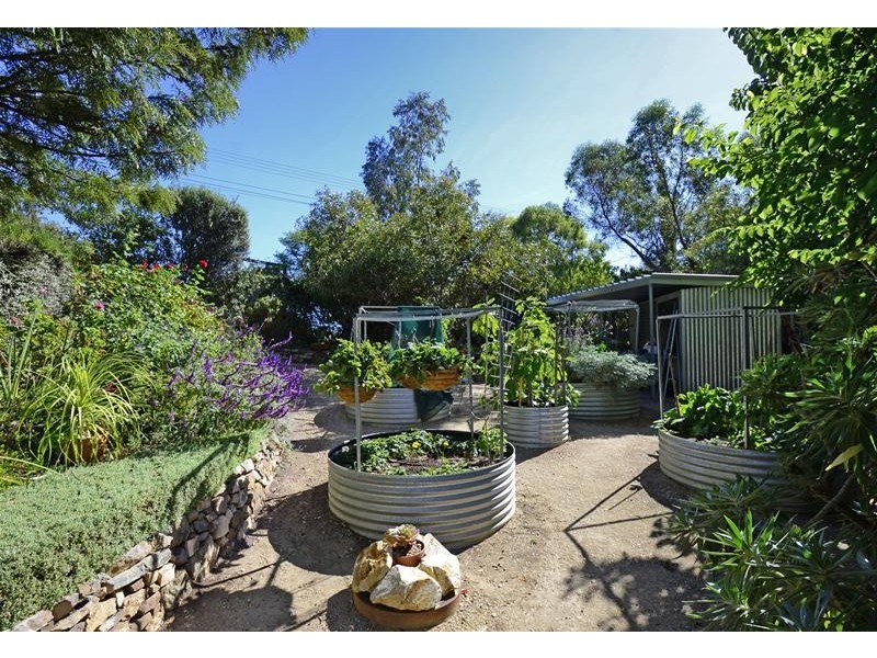 2 Caralue Road, Marino SA 5049