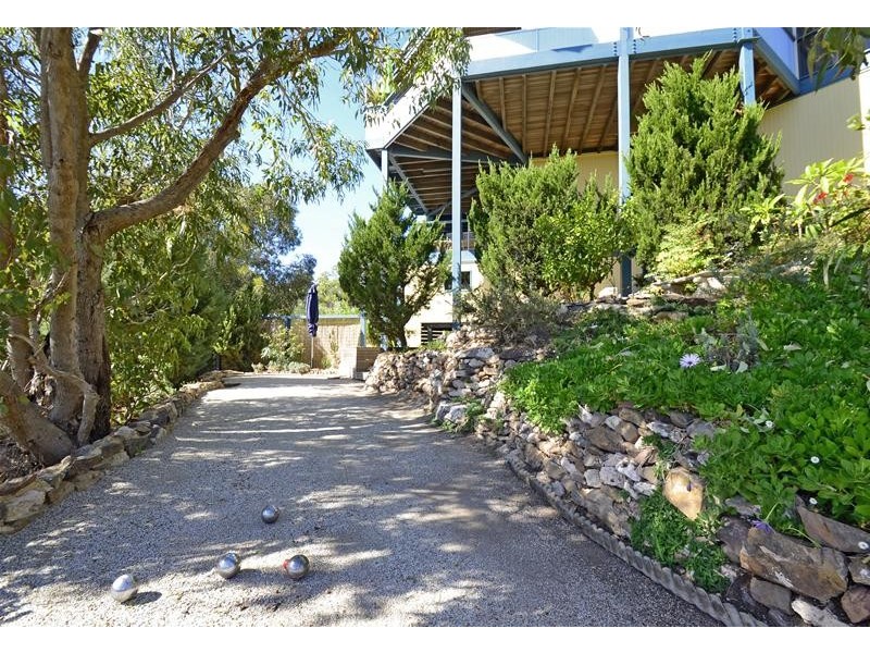 2 Caralue Road, Marino SA 5049