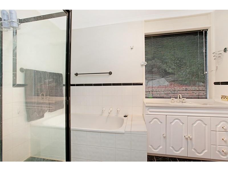 1 Cooinda Avenue, Flagstaff Hill SA 5159