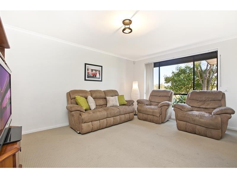 6 Rosemont Avenue, Woodcroft SA 5162