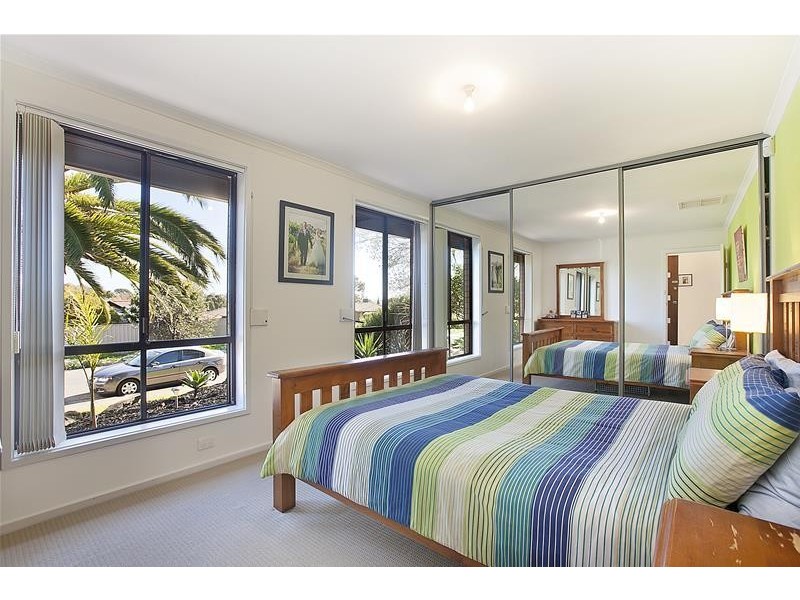 6 Rosemont Avenue, Woodcroft SA 5162