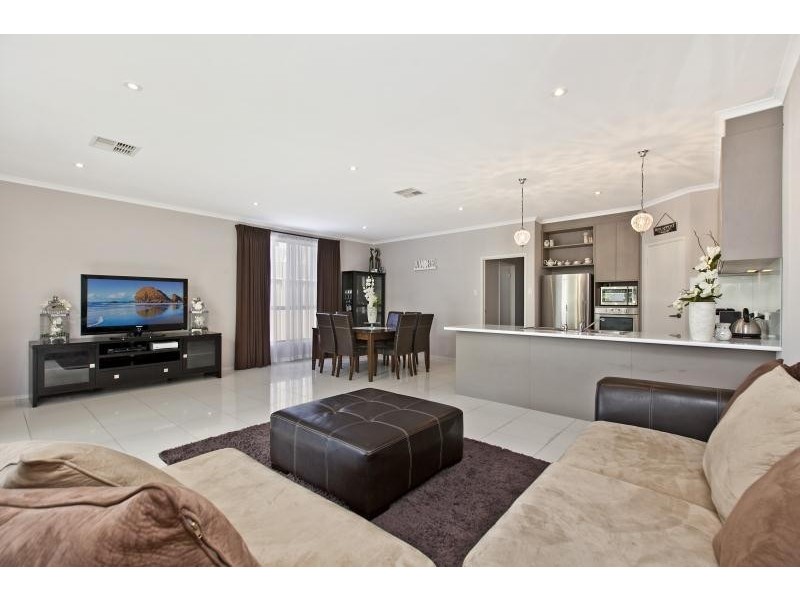 21 Karu Crescent, Mitchell Park SA 5043