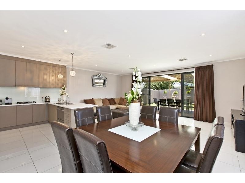 21 Karu Crescent, Mitchell Park SA 5043