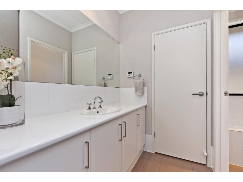 21 Karu Crescent, Mitchell Park SA 5043