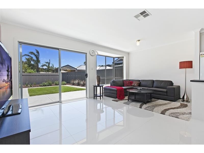 11 Inverness Avenue, Marion SA 5043