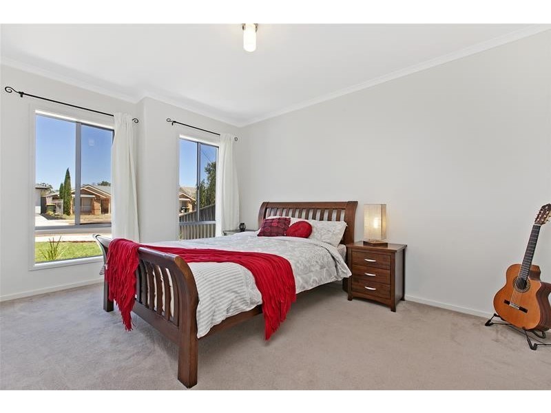 11 Inverness Avenue, Marion SA 5043