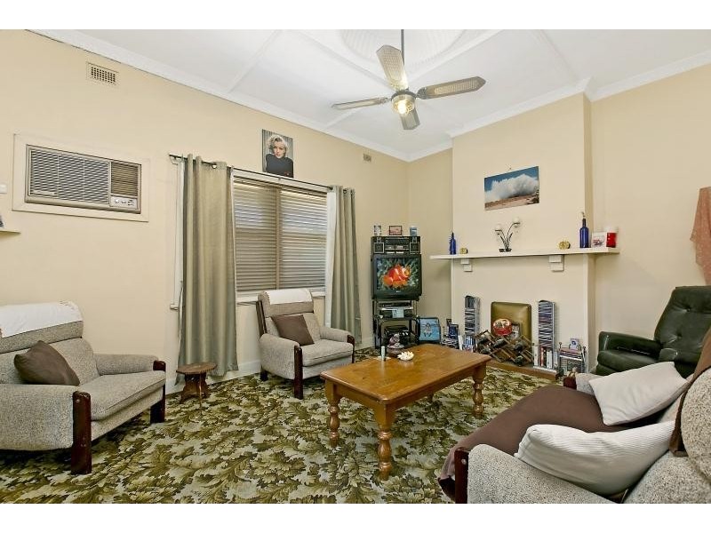 40 St Georges Avenue, Glandore SA 5037