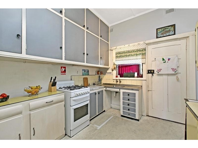 40 St Georges Avenue, Glandore SA 5037