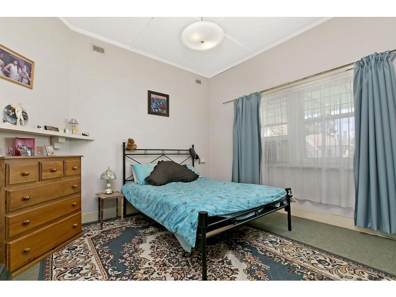 40 St Georges Avenue, Glandore SA 5037