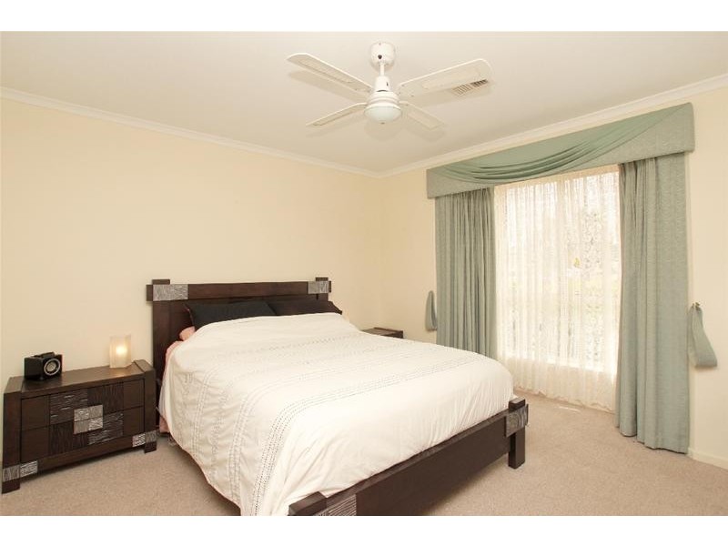 2 Fuschia Street, Huntfield Heights SA 5163