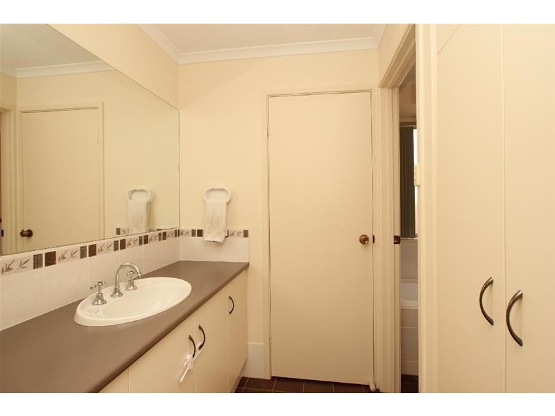 2 Fuschia Street, Huntfield Heights SA 5163