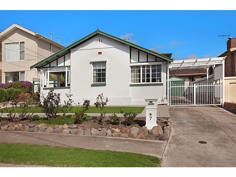 7 Holder Parade, Marino SA 5049