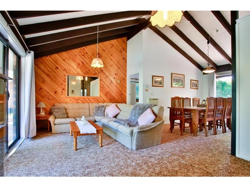 6 Lotus  Avenue, Kalkite NSW 2627