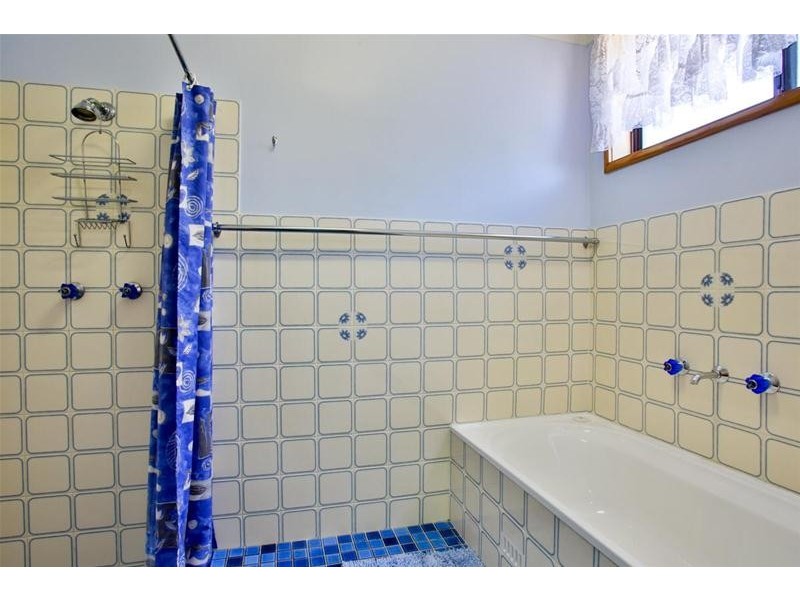 6 Lotus  Avenue, Kalkite NSW 2627