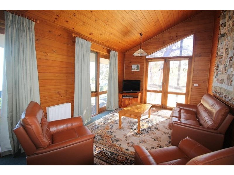 2 Kanangra Crescent, East Jindabyne NSW 2627