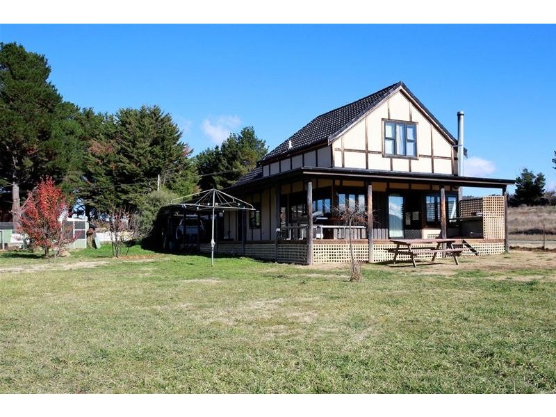 2 Southern Cross Drive, Berridale NSW 2628