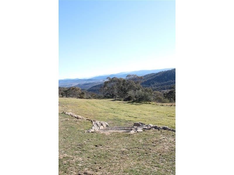 80 Castle Lane, East Jindabyne NSW 2627