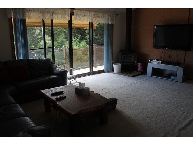 12 Rushes Bay Avenue, East Jindabyne NSW 2627