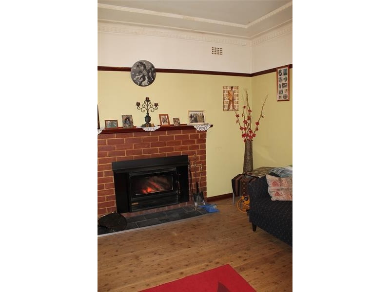 6 Mary Street, Berridale NSW 2628