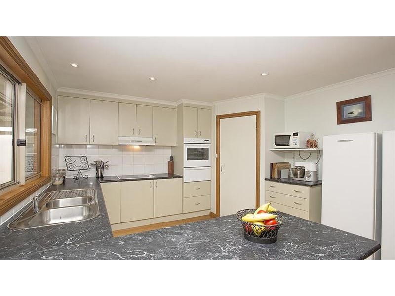 75 Old School Road, Jindabyne NSW 2627