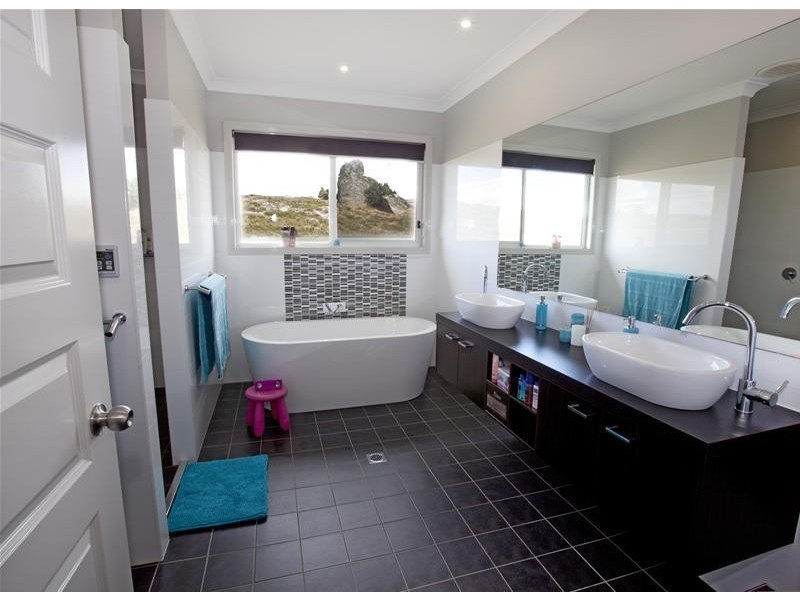 5 Mowamba Way, Jindabyne NSW 2627