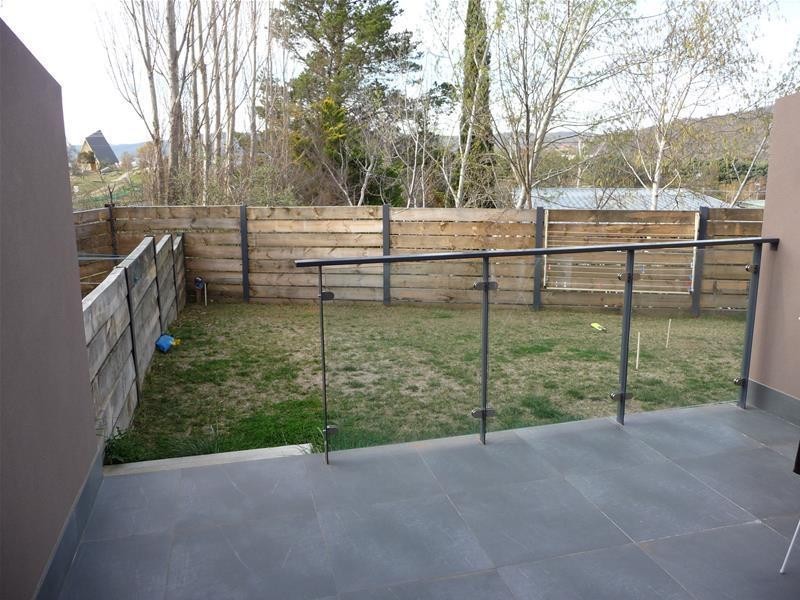 4/2 Cobbon Crescent, Jindabyne NSW 2627