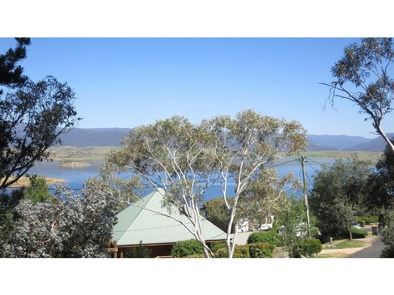 32 Rushes Bay Avenue, East Jindabyne NSW 2627