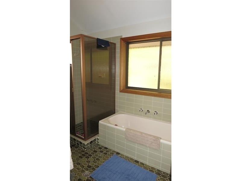 32 Rushes Bay Avenue, East Jindabyne NSW 2627