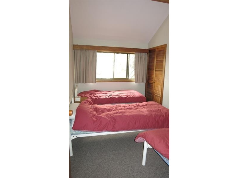 32 Rushes Bay Avenue, East Jindabyne NSW 2627