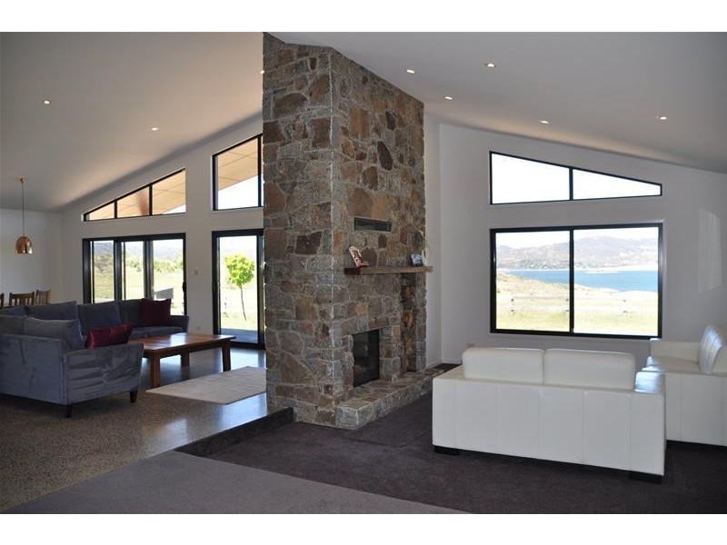 3 Hatchery Bay Road, Jindabyne NSW 2627