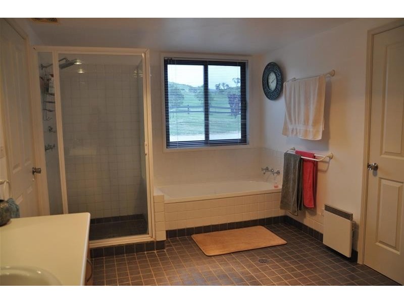 3 Hatchery Bay Road, Jindabyne NSW 2627