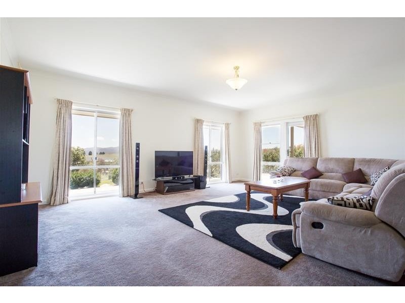18 Geehi Circuit, Jindabyne NSW 2627