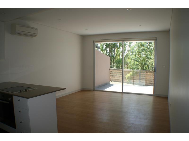 3/2 Cobbon Crescent, Jindabyne NSW 2627