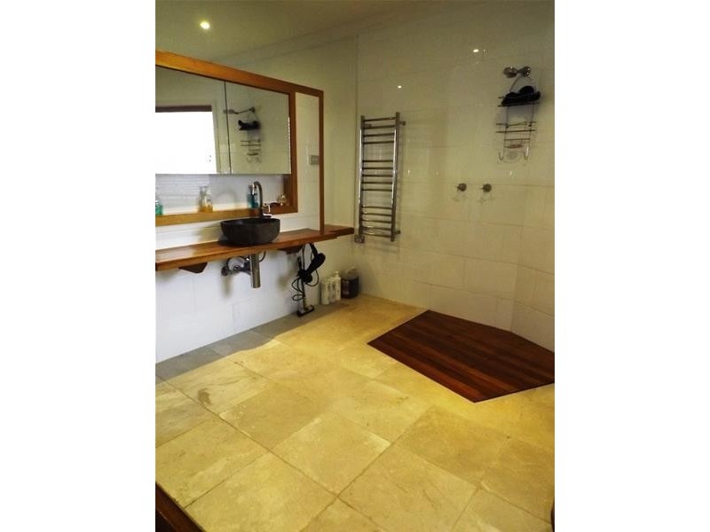 10 Rushes Bay Avenue, Jindabyne NSW 2627