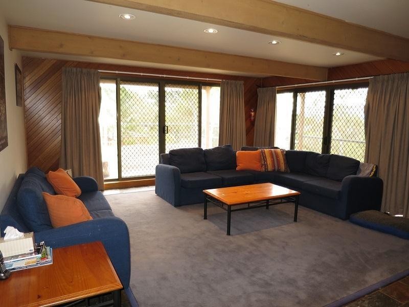 32 Rushes Bay Avenue, East Jindabyne NSW 2627