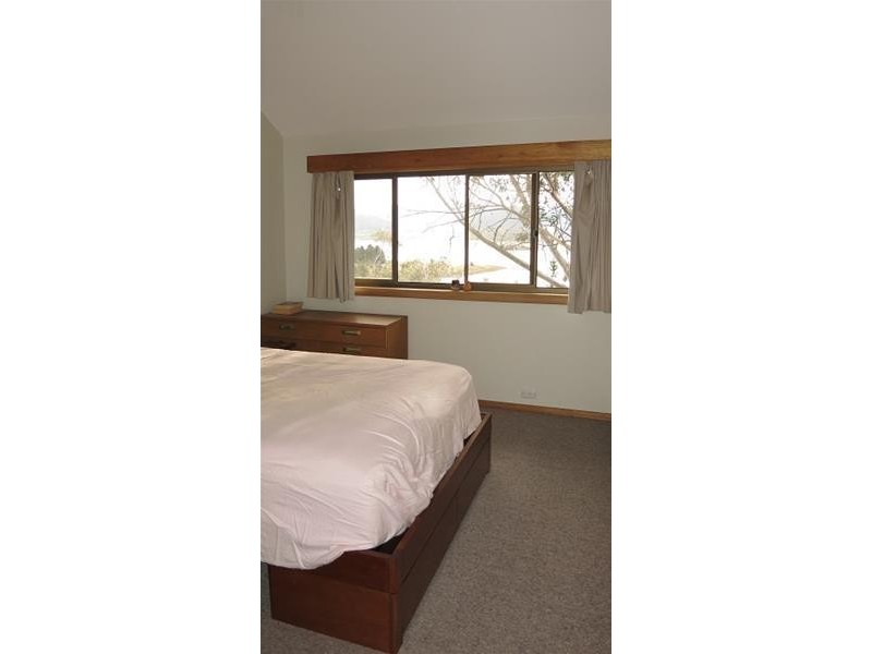 32 Rushes Bay Avenue, East Jindabyne NSW 2627