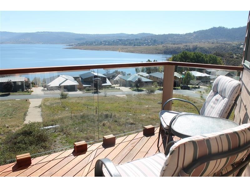 6 Adams Avenue, East Jindabyne NSW 2627