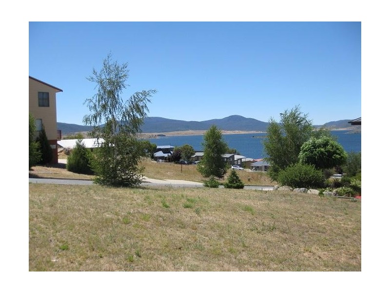 15 Adams  Avenue, Jindabyne NSW 2627